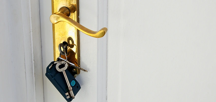 Broken Door Key Extraction in Costa Mesa, CA